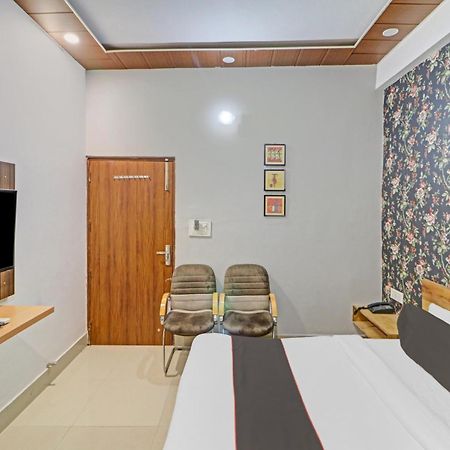 Hotel O Star Ki Nowe Delhi Zewnętrze zdjęcie